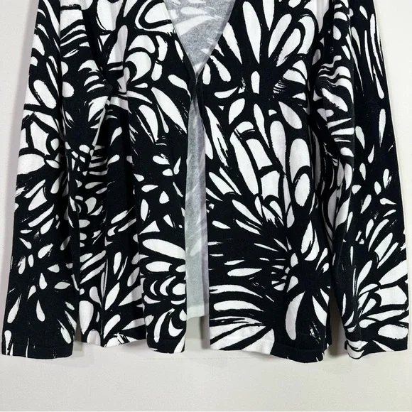 Chico's Black White Contrast Large Floral Print Cotton Blend Cardigan Sweater - Picture 3 of 5